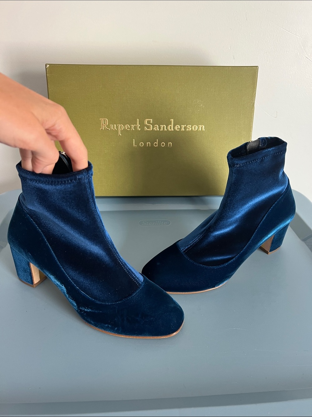 Rupert Sanderson fernie blue bonnet velvet zip up booties ankle boots block heel